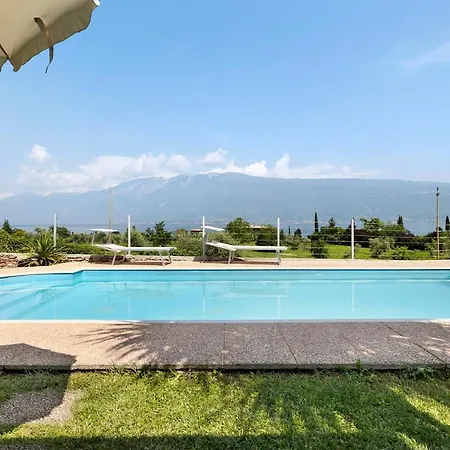 Villa Corneghe With Pool *
