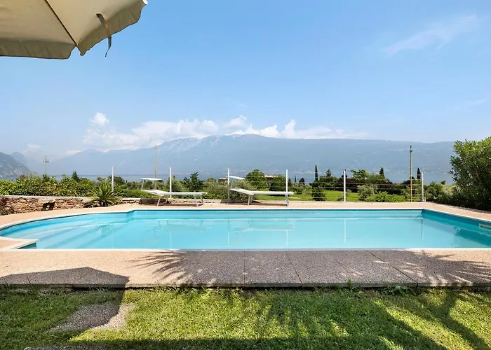 Vila Corneghe With Pool *